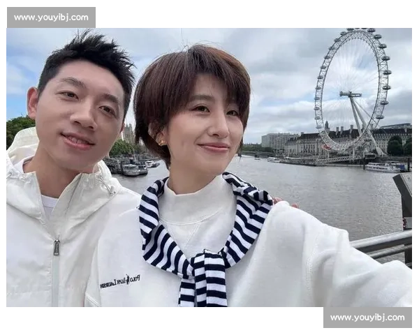 许昕父亲节与儿女甜蜜同框 奥运冠军化身温柔奶爸